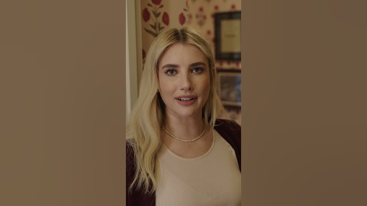 Emma Roberts's Powder Room is Seriously Cute