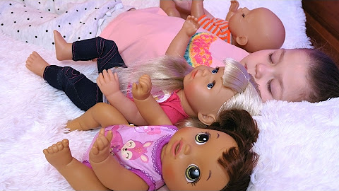 Куклы видео для маленьких детей. Куклы видео для маленьких детей. Куклы видео для маленьких детей. Куклы пупсики зырики тв куклы. Беби борн анабель.