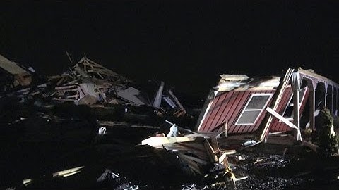 Tornadoes tear through homes across Midwest