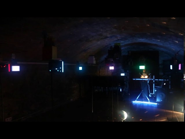 La instalación OUT OF THE BOX de PERE CABARET en FESTIVAL INUND'ART