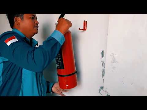 Video: Pemasangan Pintu Pemadam Kebakaran: Cara Melakukan Pemasangan Dengan Benar Dan Dokumen Peraturan Apa Yang Harus Diikuti
