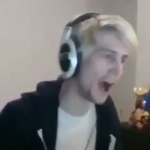 xQc claps fast