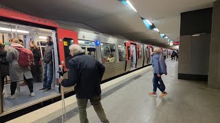 Hochbahn U-Bahn 3 Wandsbeker-Gartenstadt in Hamburg Hauptbahnhof.