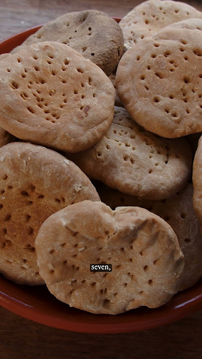What is Ship's Biscuit? #history #navy #sailor #historicalcooking