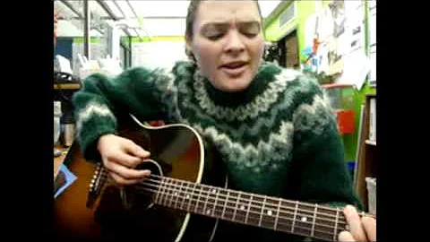 Michelle Nickerson of the Ripple Relay sings for Don