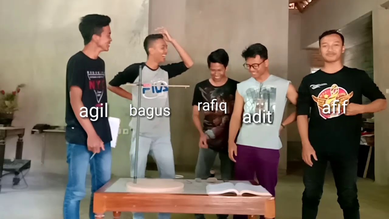 Praktikum hukum hooke | praktek Fisika SMA mudah | - YouTube