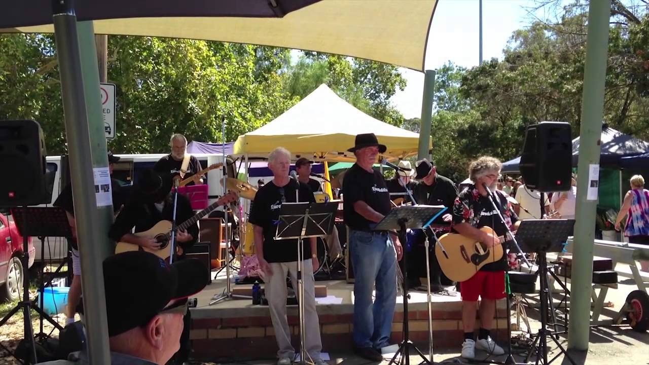 Music at the Violet Town Market YouTube