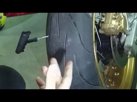 Reparar pinchazo de moto: Usamos el kit de reparación de pinchazos de moto🔧🔧  