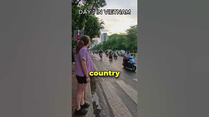வியட்நாமில் சாலையை கடப்பது எப்படி🚶 (@two_peas_abroad)