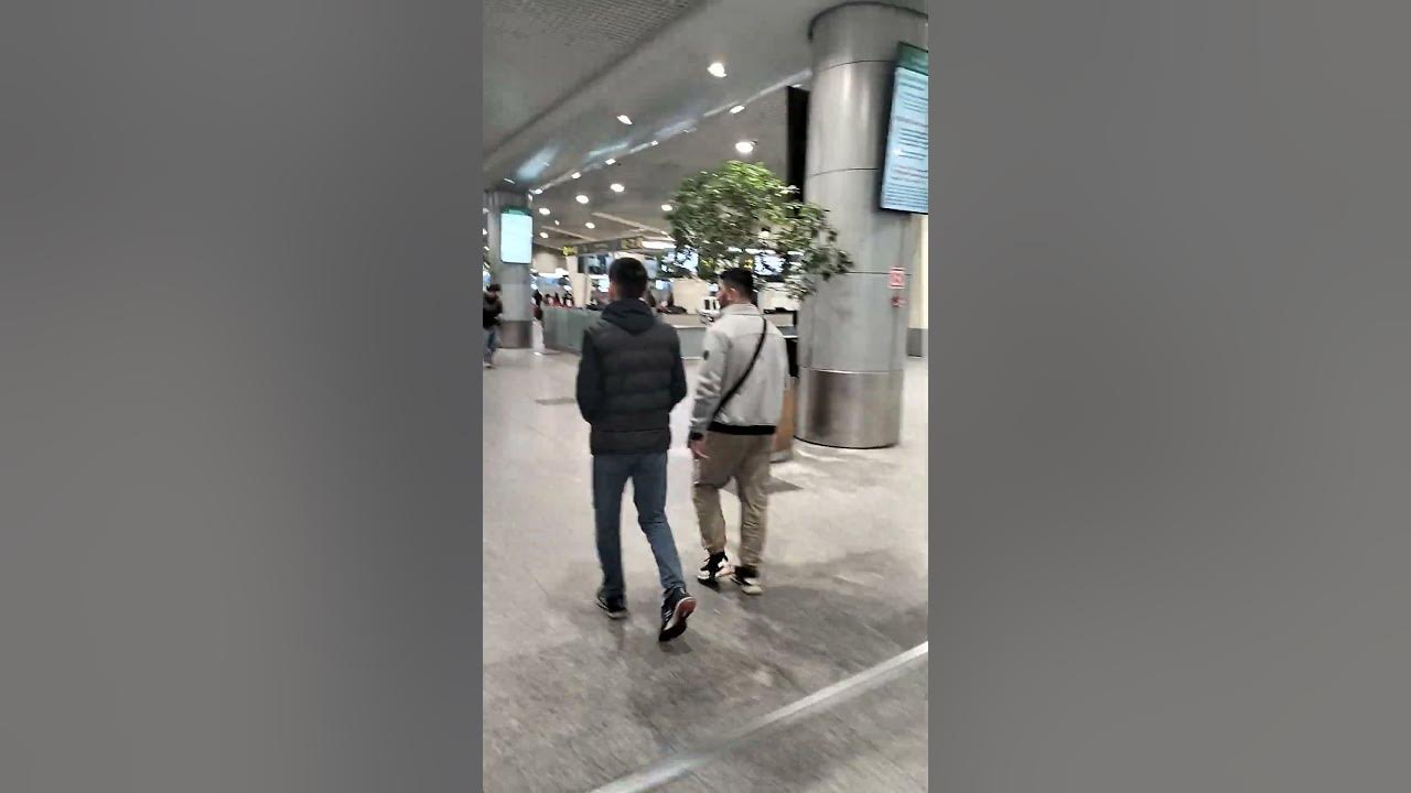Аэропорт Домодедово, к регистрации на рейс Москва - Владивосток ...