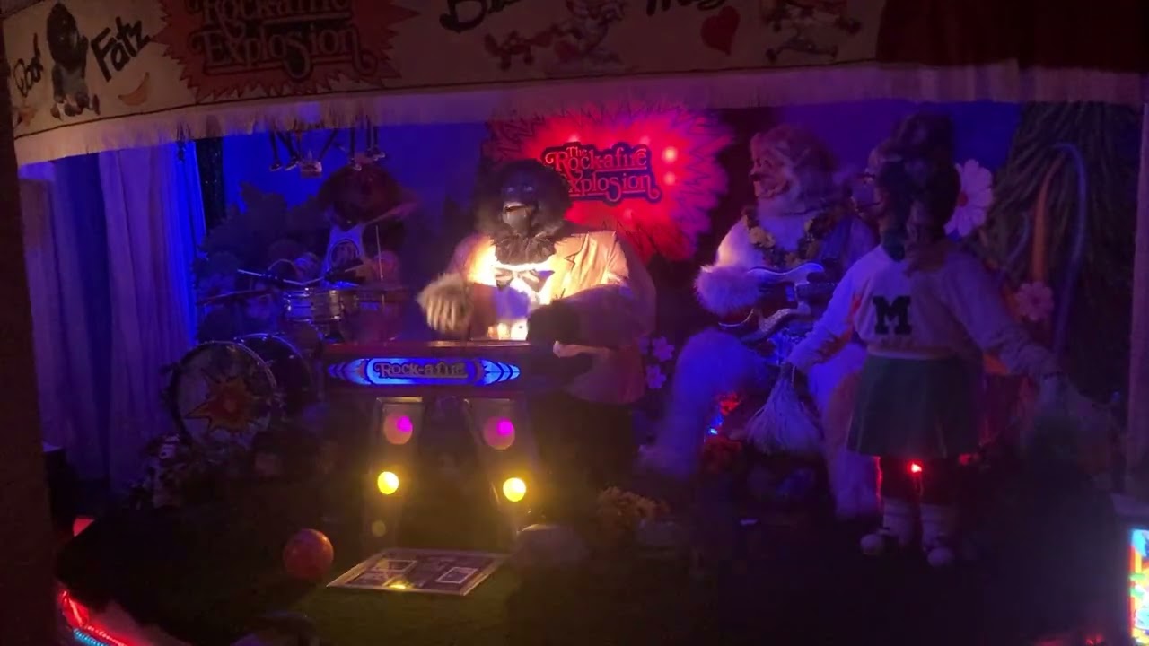 The Rock afire Explosion: Magic keys/ Music Goes round and round 