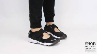 nike air rift all black