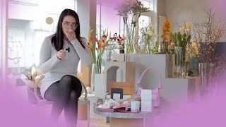 Unboxing Hannah Jane's Valentine's Day Box With... Hannah Jane (All Icelandic Products!) screenshot 1