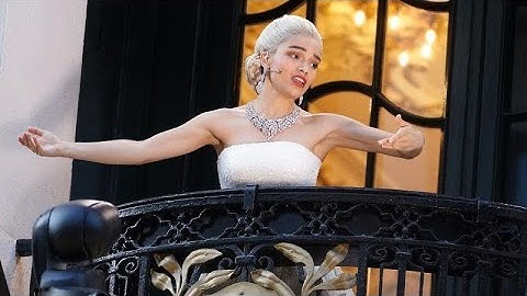 Rachel Zegler's FREE London Balcony Concerts: Evita Star Serenades Crowds Nightly