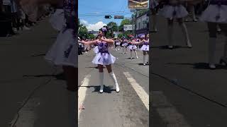 Lindas participando en los desfiles