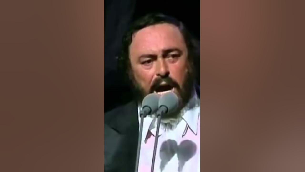 Luciano Pavarotti sings ‘Adeste Fideles’. #opera #classicalmusic