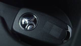 Astra Sedan - How do I use the Manual Override feature in my Holden?