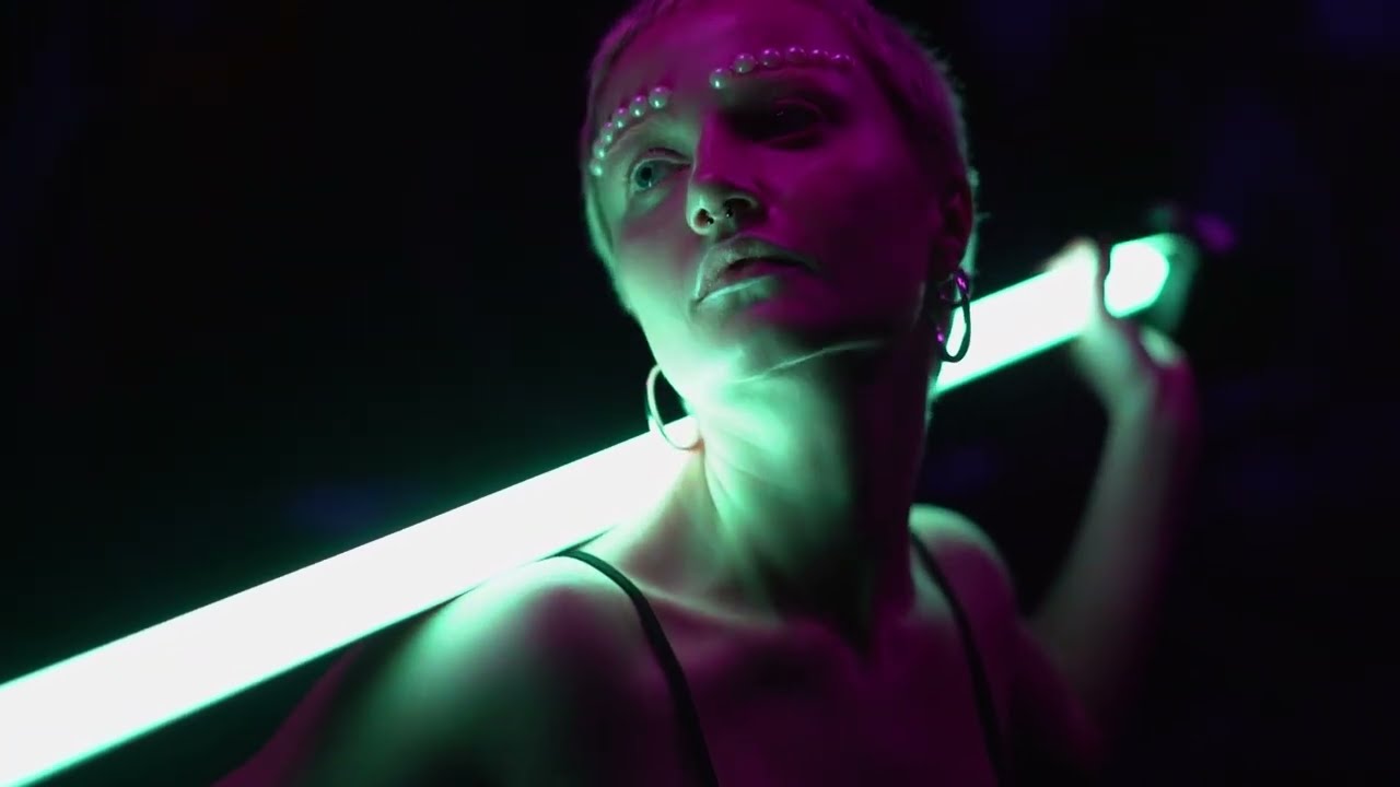 LVTE BLOOMER - SELF CONFIDENCE adlı videoyu YouTube'da izle LVTE BLOOMER - SELF CONFIDENCE adlı videoyu YouTube'da izle