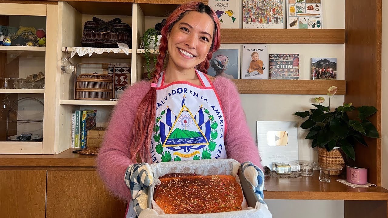 JAPONESA PREPARANDO QUESADILLA SALVADOREÑA ROSADA🇸🇻🎀