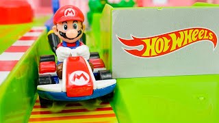 बच्चों के लिए मारियो कार्ट हॉटव्हील रेस कार खिलौना सीखने का वीडियो! screenshot 4