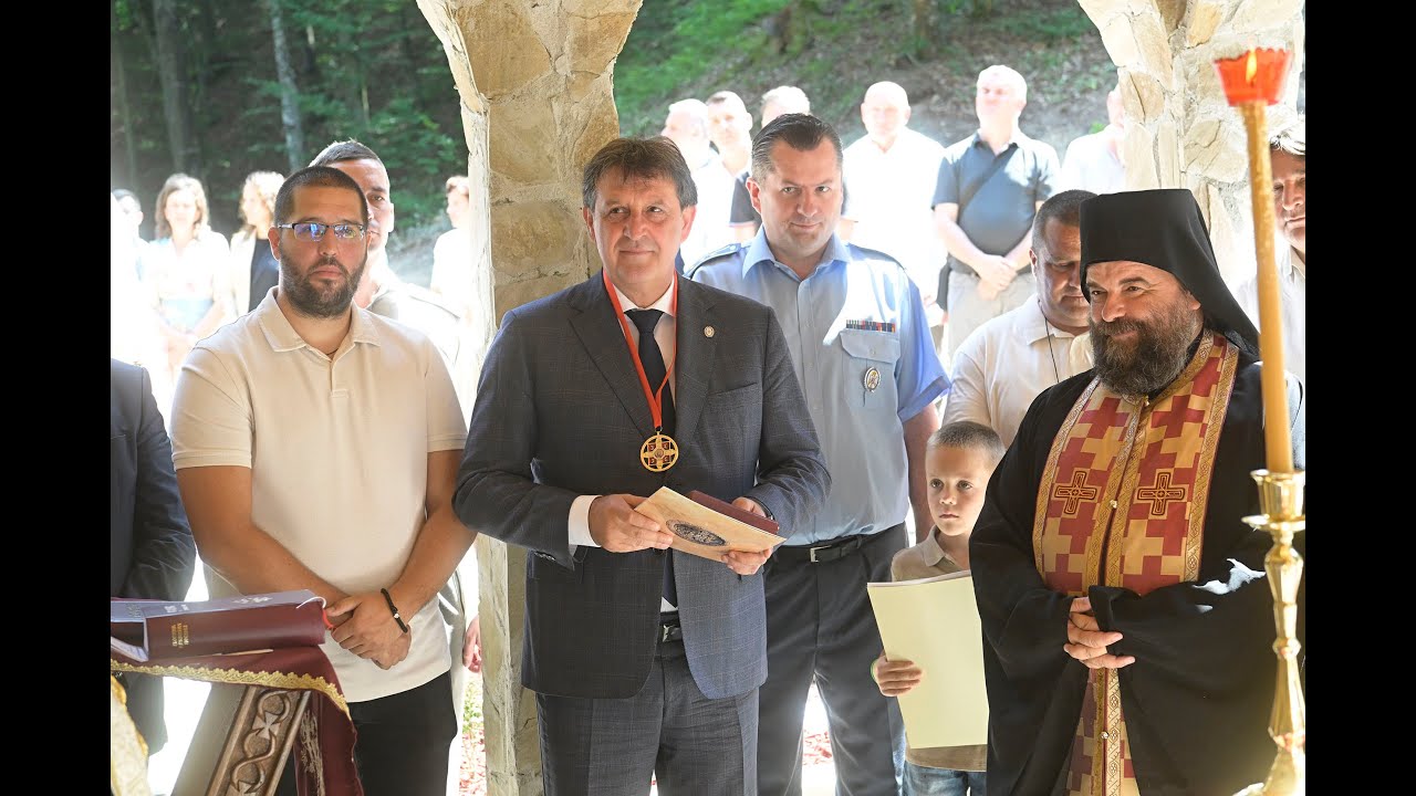 Ministar Gašić prisustvovao osvećenju crkve Svete Petke na Jastrepcu