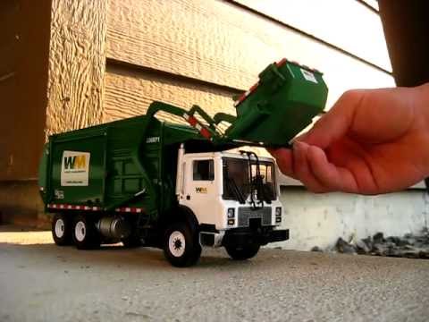 small garbage truck toy