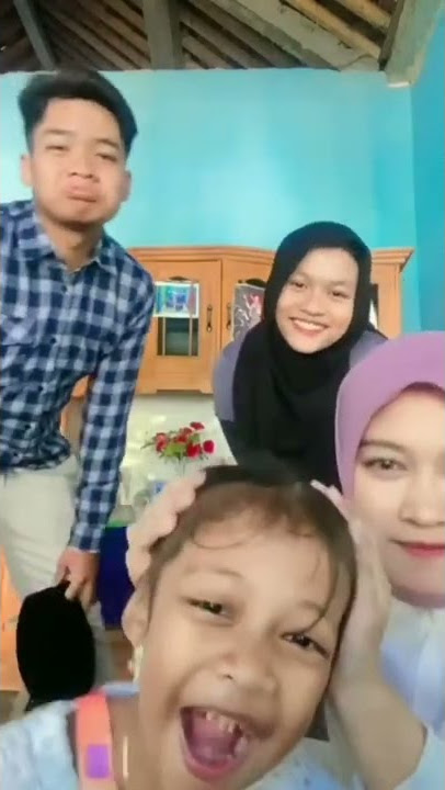 Reni Ermawati & Family