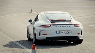 Driving lessons with the 911 R  Lesson 4: Ideal line