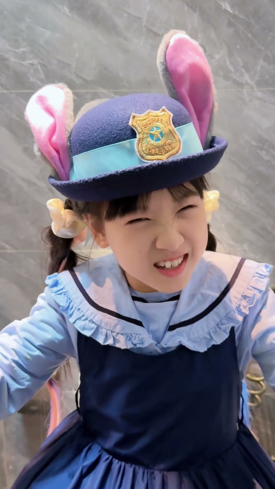 月月上厕所遇到圣诞老人#short #angel #clown