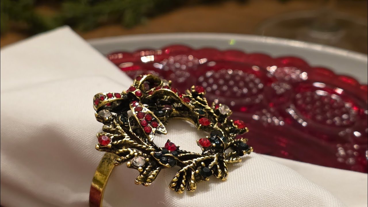 Элегантный декор рождественского стола 🎄 Обзор колец для салфеток в форме венка | Преображение пр...