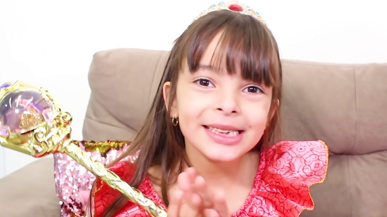 Laurinha e papai se divertindo Jéssica Godar e Laurinha e Helena