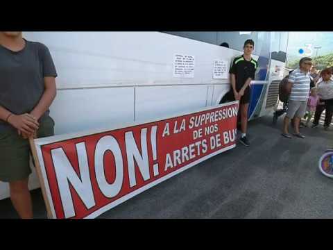 Nans-les-Pins : mobilisation contre la fin des arrêts de bus au centre ville
