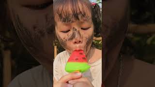 Poor people eat watermelon ice cream, lipstick, bicycle candy and dinosaur eggs #shortvideo #shorts
