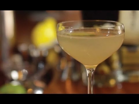 How To Make A Gimlet Cocktail - Liquor.com