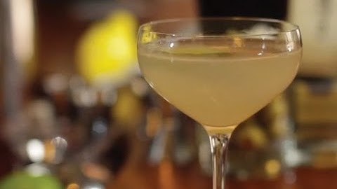 How to Make a Gimlet Cocktail - Liquor.com
