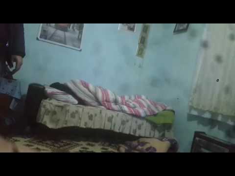Şavaş ve deprem alarmı sesi gelince uyuyan gencin halleri :))