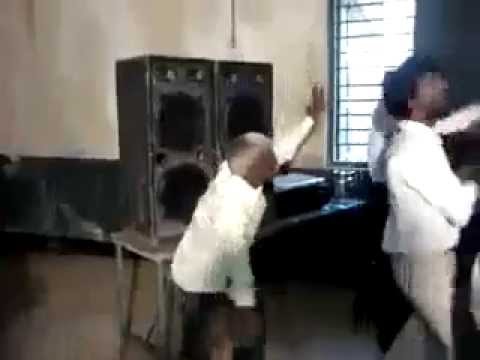 indian-old-man-funny-dance-in-india