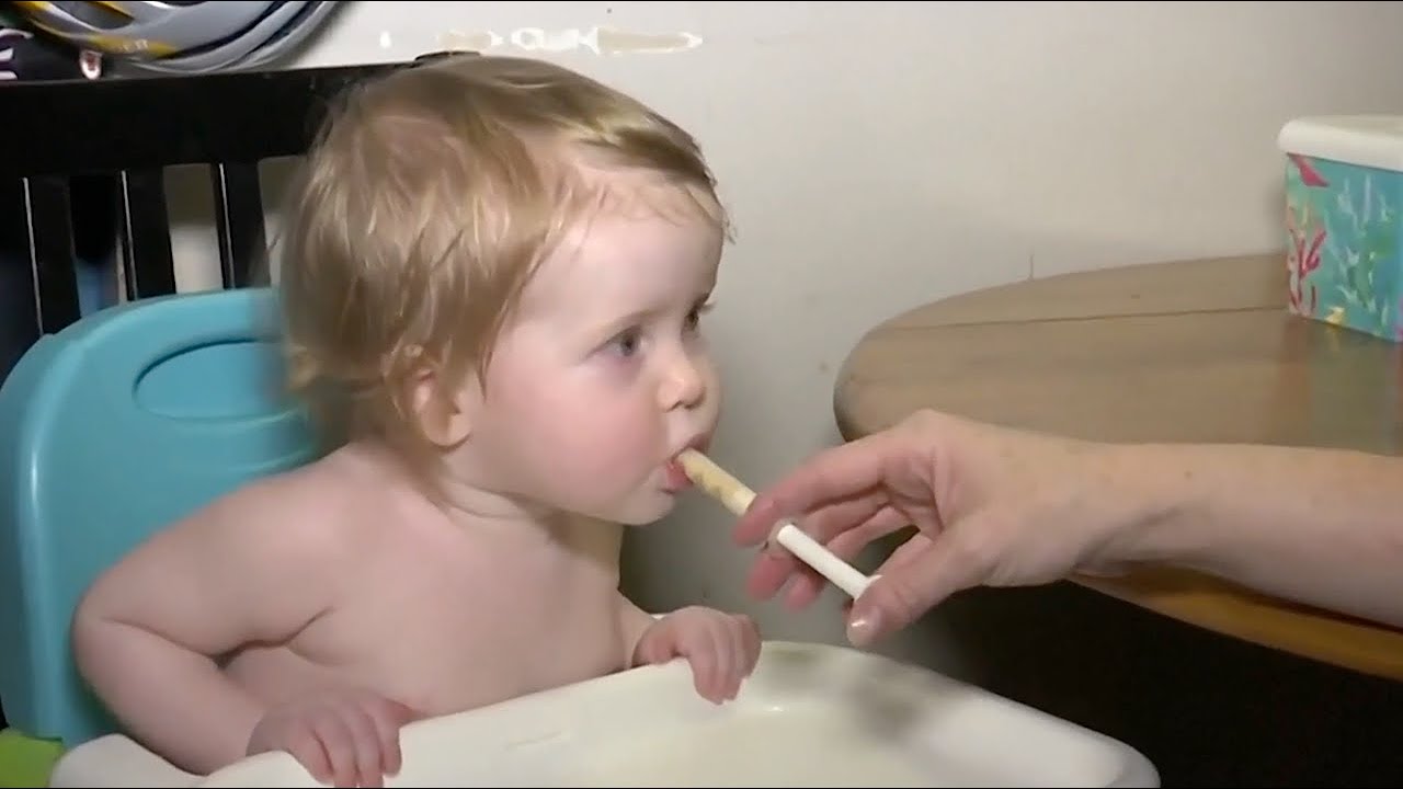 Early peanut introduction cuts childhood allergy risk