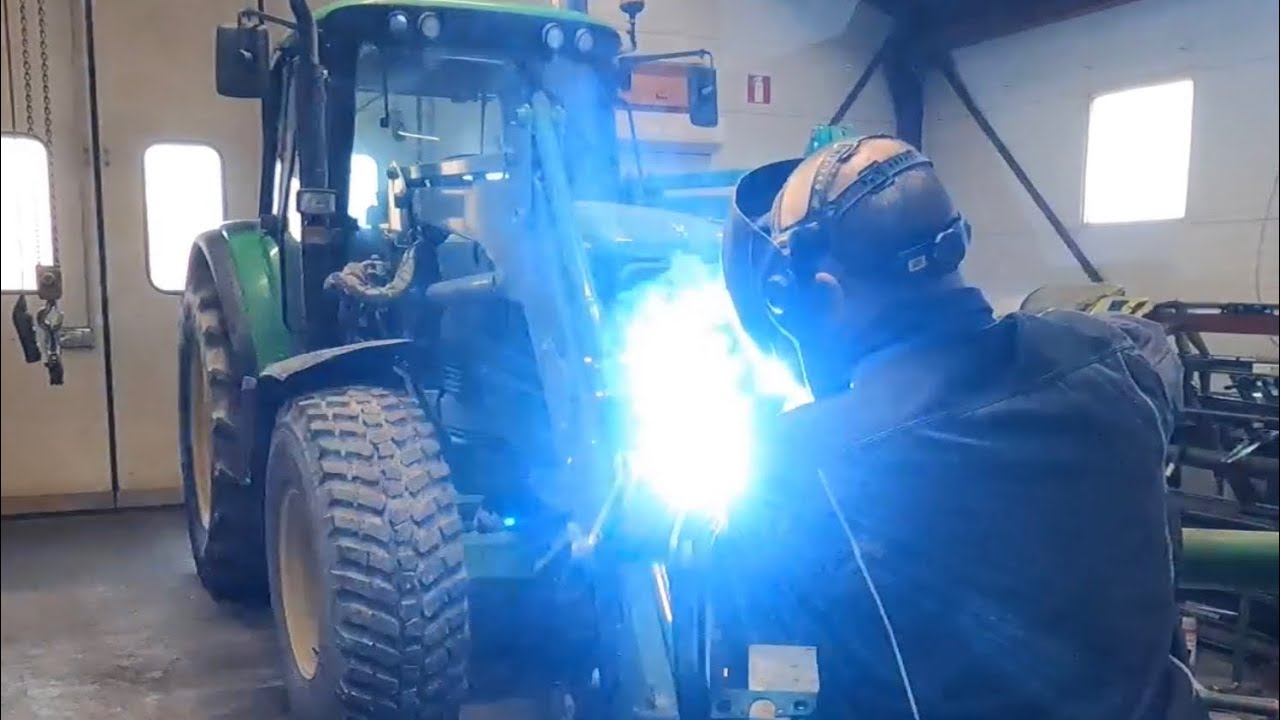 John Deere,, special loader problem. English subtitles