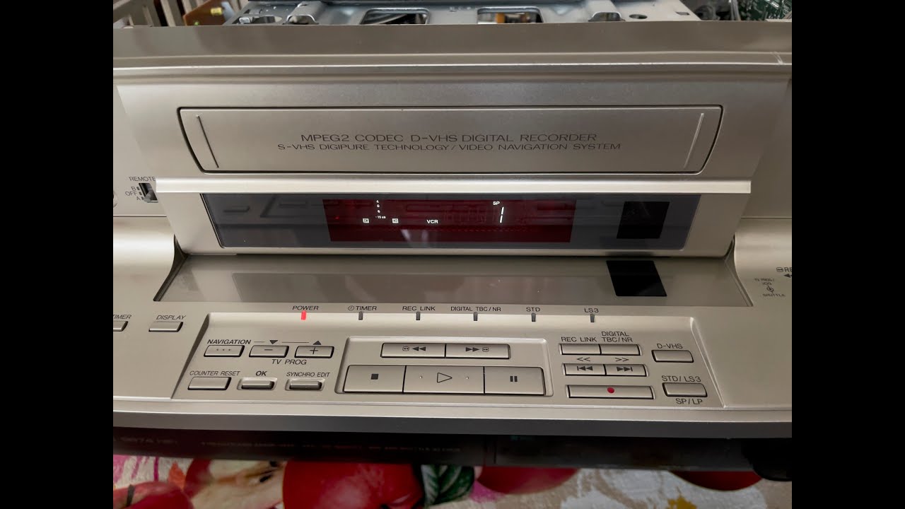 JVC HM-DR10000 DVHS/SVHS/VHS recorder - YouTube