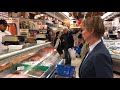 Cynthia Nixon ordering a lox sandwich on a cinnamon raisin bagel