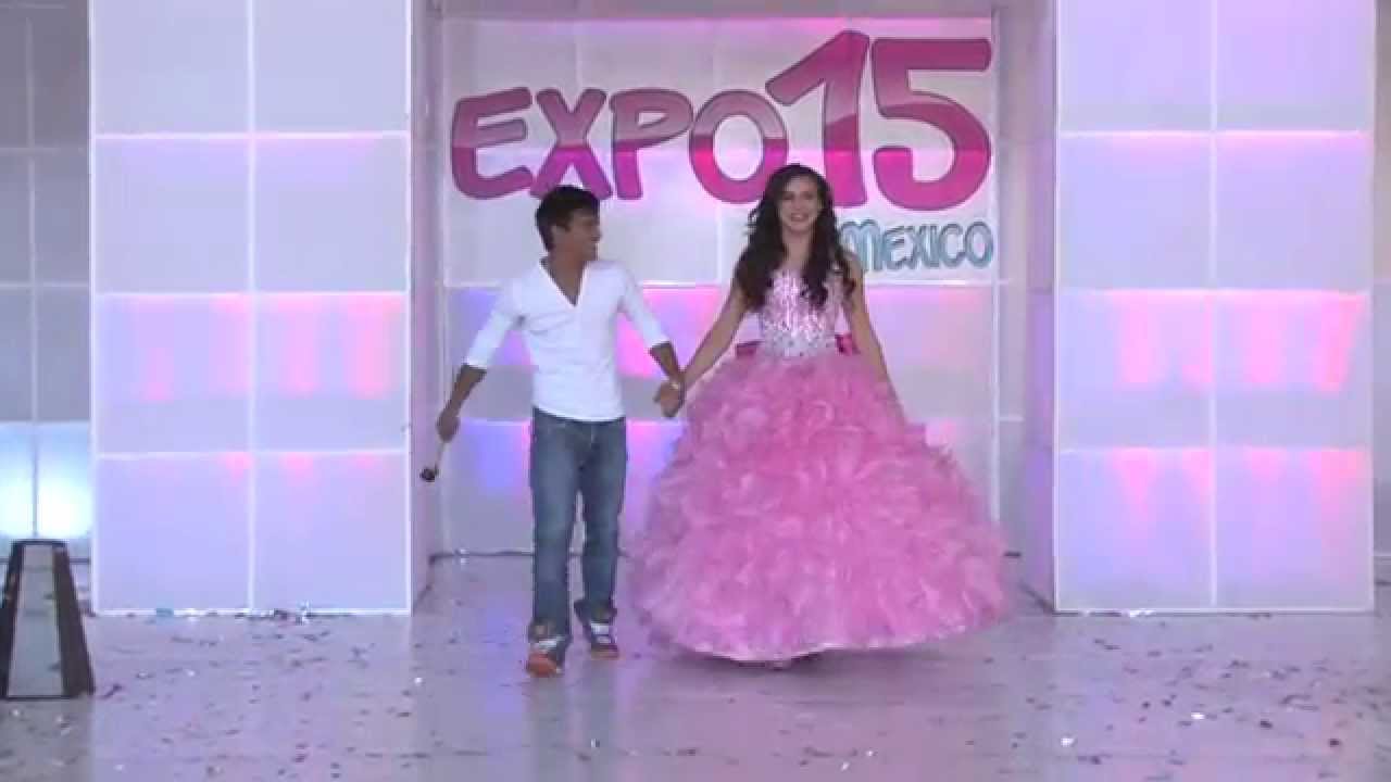 Expo 15 México. Pasarela de vestidos de 15 años, Diseñador Diseños Sharon -  YouTube