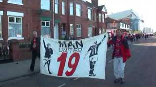 Man United - nnn Nineteen flag courtesy Paul Hardcastle_xvid.avi