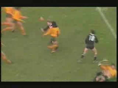 David Campese scores a great Wallaby try against t...