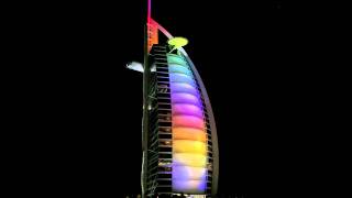 Show nocturne sur la façade du Burj Al Arab