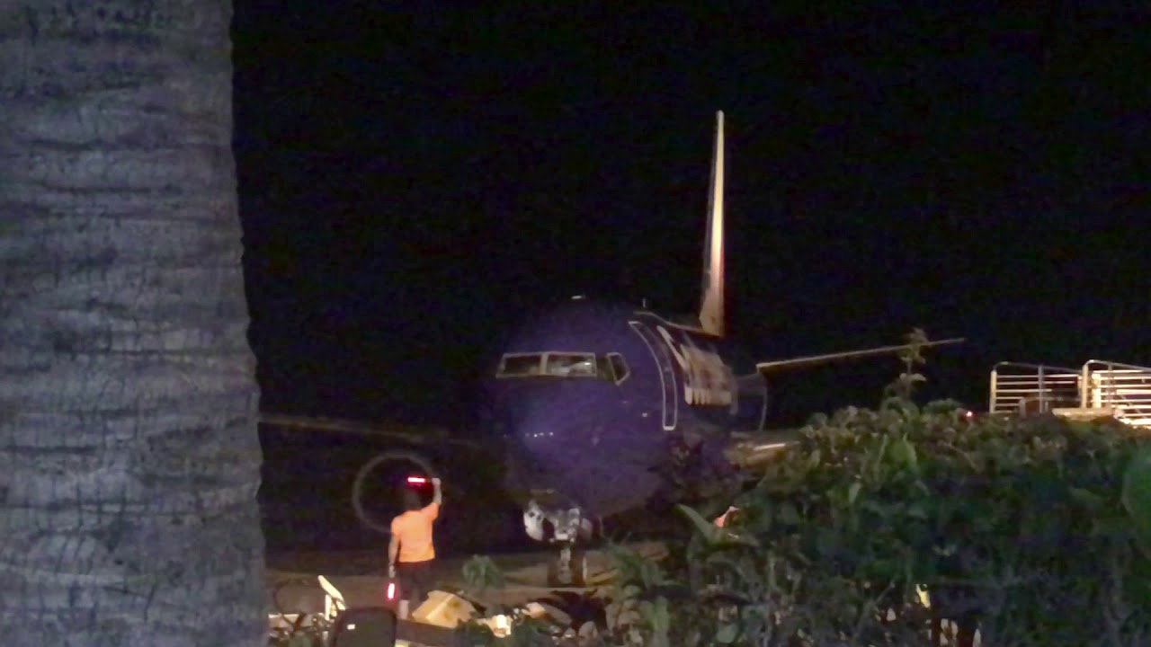 Southwest Airlines Boeing 737800 arriving in Kona Hawaii Big Island