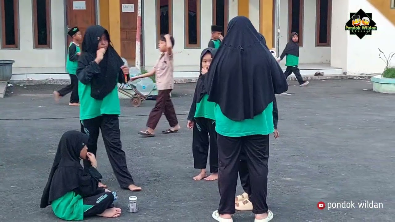 Asrama Putri di Sore Hari || Ponpes Nihayatul Amal Waled