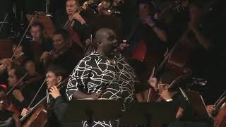 32 MARCO BOEMI conducts RONALD SAMM in IT AIN'T NECESSARILY SO from PORGY AND BESS
