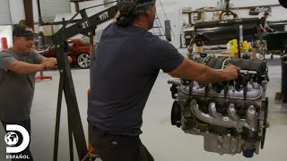 Colocando el motor y más componentes a la Chevy del '50 | Máquinas Renovadas | Discovery en español