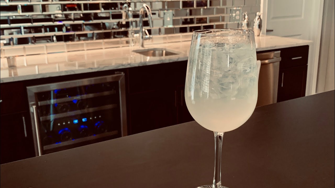 Skinny Gurl Spritz - Organic, Botanical, Refreshing Cocktail!